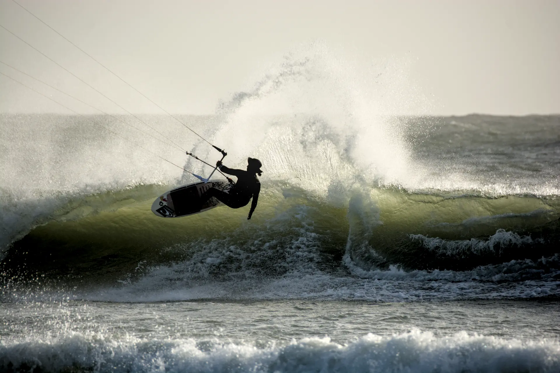 Séquence d'action Kitesurf et coucher de soleil