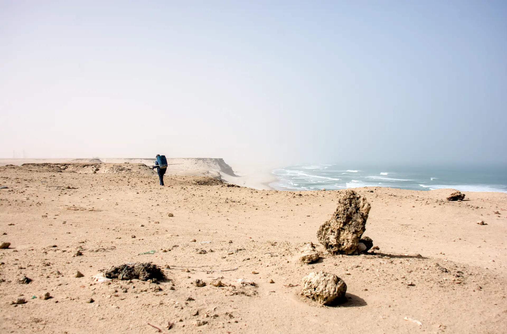 Pecheur falaise matin